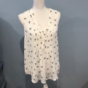 Daniel Rainn maternity top.